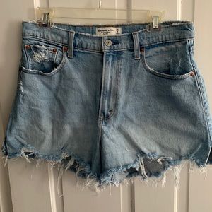 Abercrombie & Fitch the Cutoff Short High Rise Curve Love in size 29 / size 8